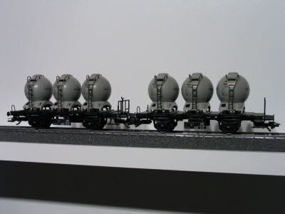 Trix H0 24023, Behltertragwagen